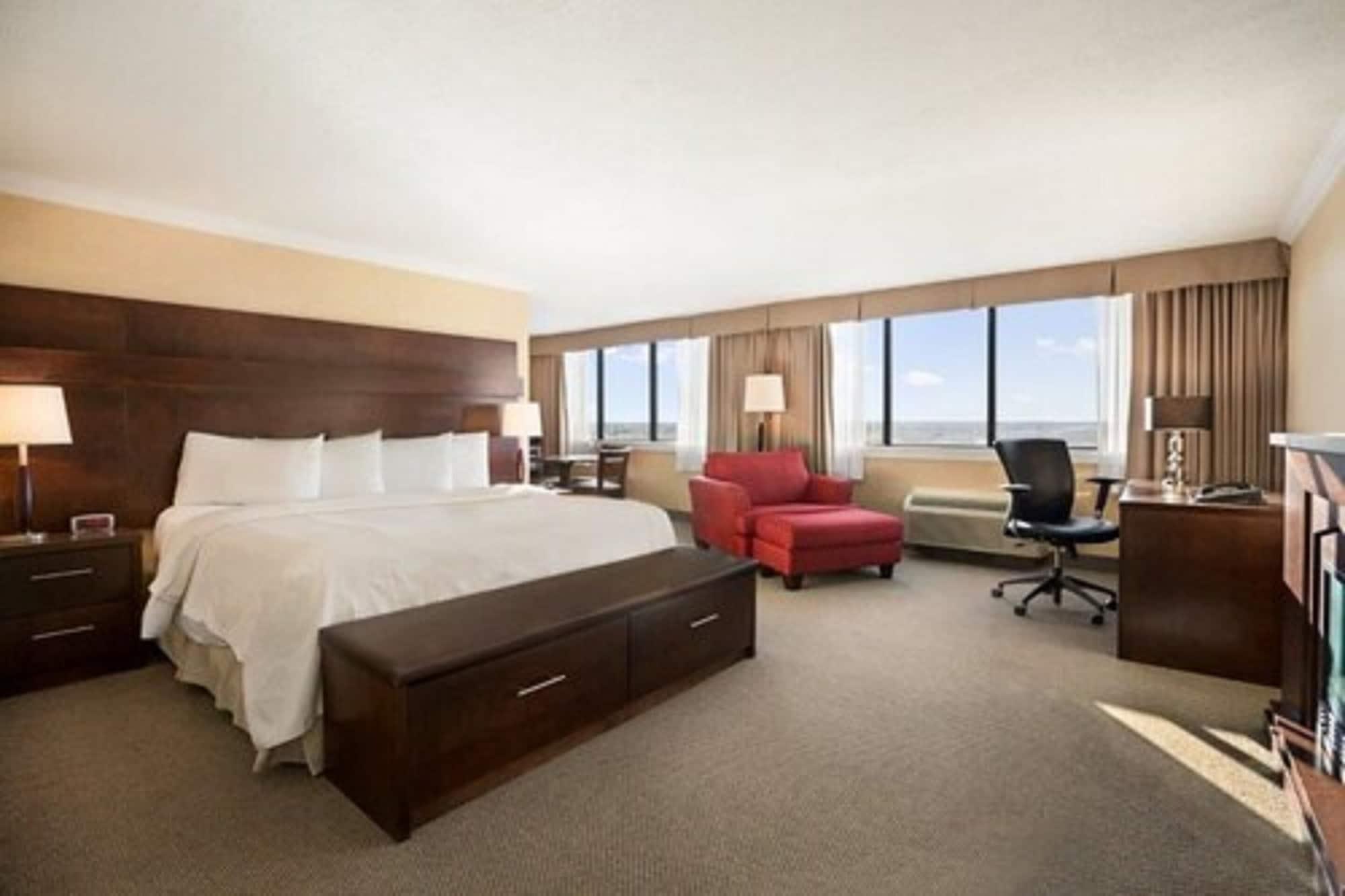 The Senator Hotel & Conference Center Timmins Exteriör bild