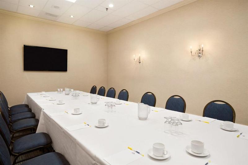 The Senator Hotel & Conference Center Timmins Exteriör bild