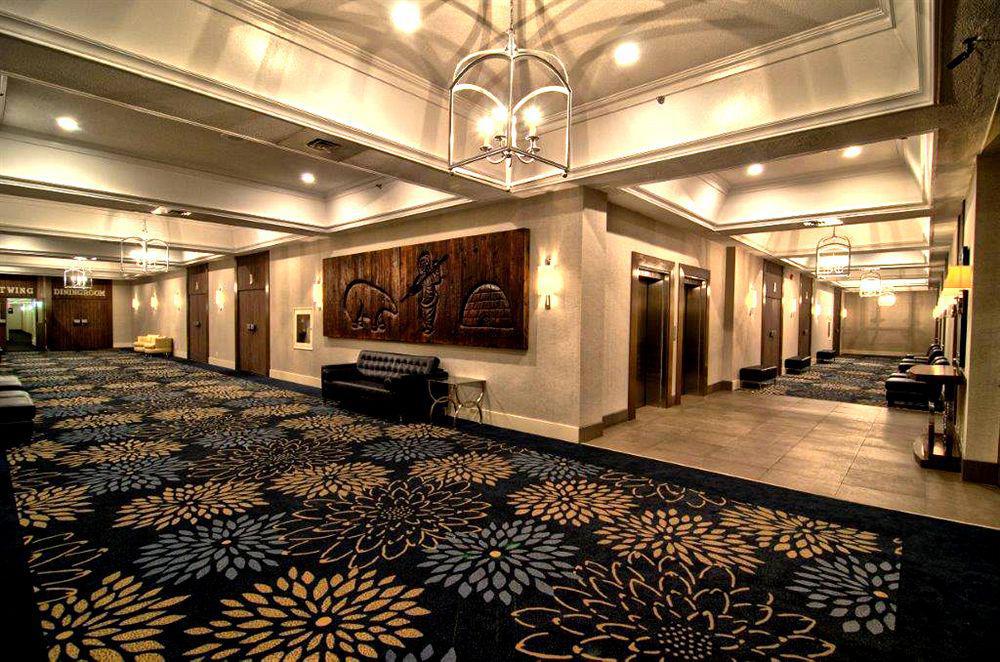 The Senator Hotel & Conference Center Timmins Exteriör bild